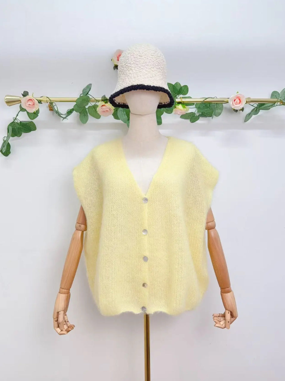 Gilet sans manche avec boutons en kid mohair