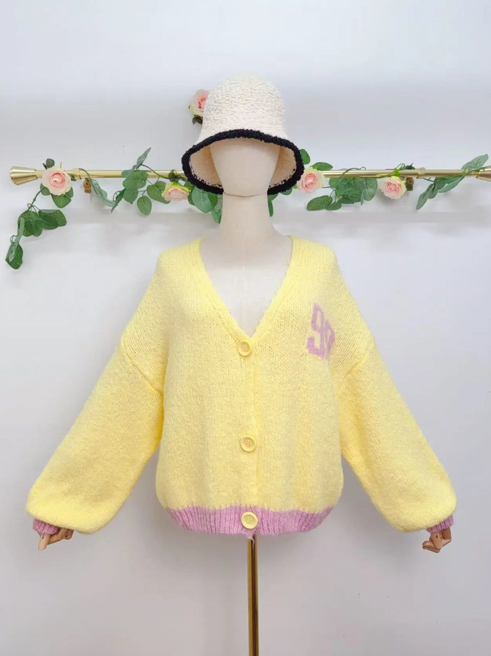 Gilet à manches longues avec motifs et boutons